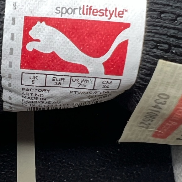 Puma- Ferrari Limited Edition Shoes sz 7.5 - Picture 4 of 14